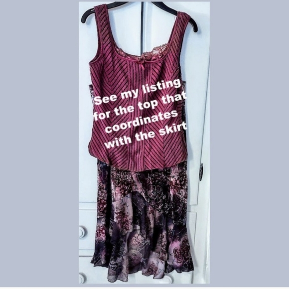 Ladies Purple Floral Gypsy Ruffle Skirt - Picture 6 of 13